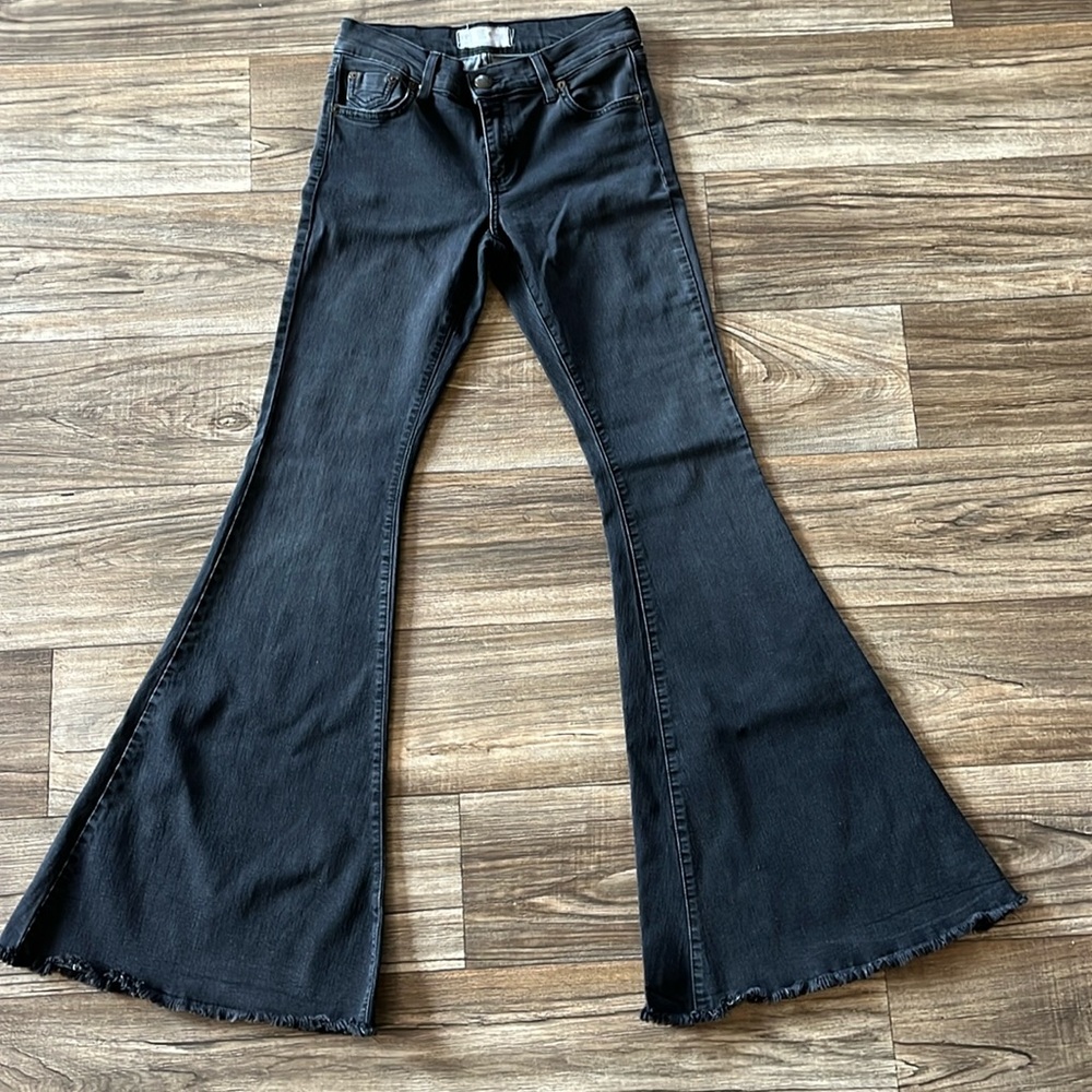 Free People Flare Leg Low Rise Size 28 Jean Stretch Denim Hippie 70’s